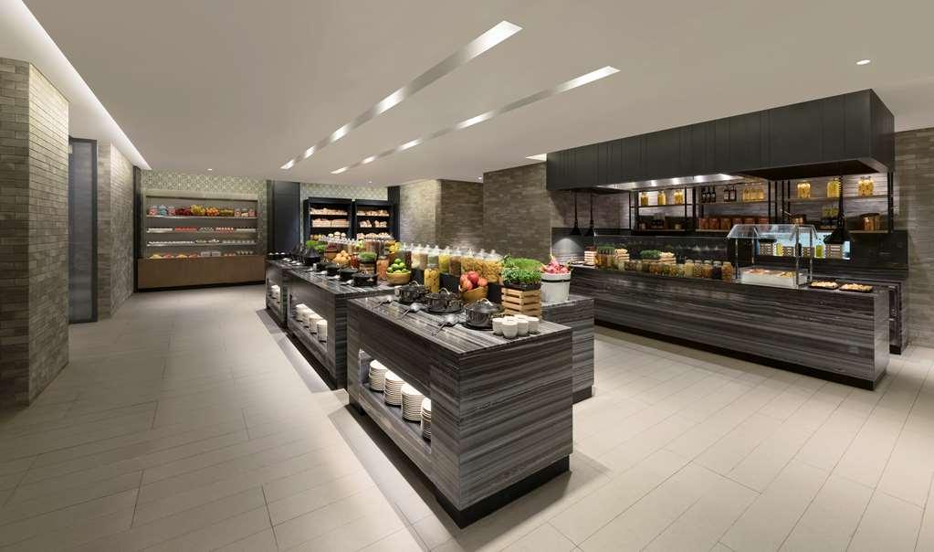 Hilton Garden Inn Bengaluru Embassy Manyata Business Park Restaurant photo